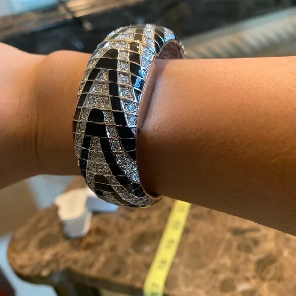 Jewelry | Vintage Victoria Wieck Beverly Hills Watch  display picture 3